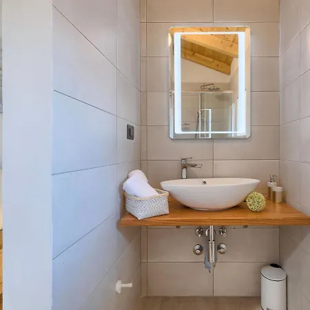 Holiday home Karmen - Roj454 By Interhome