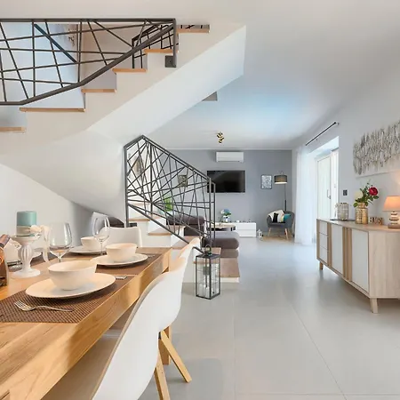 Karmen - Roj454 By Interhome