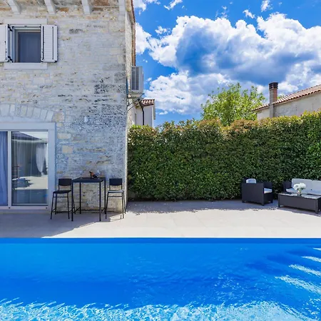 Karmen - Roj454 Tatil Evi *