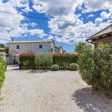 Karmen - Roj454 Tatil Evi