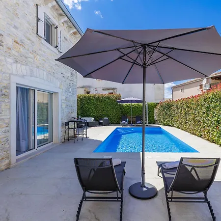 Karmen - Roj454 By Interhome *